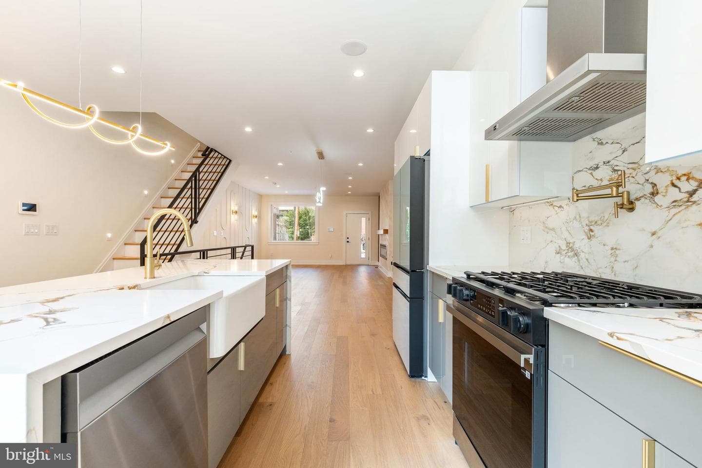 4748 Sheldon Street photo 9