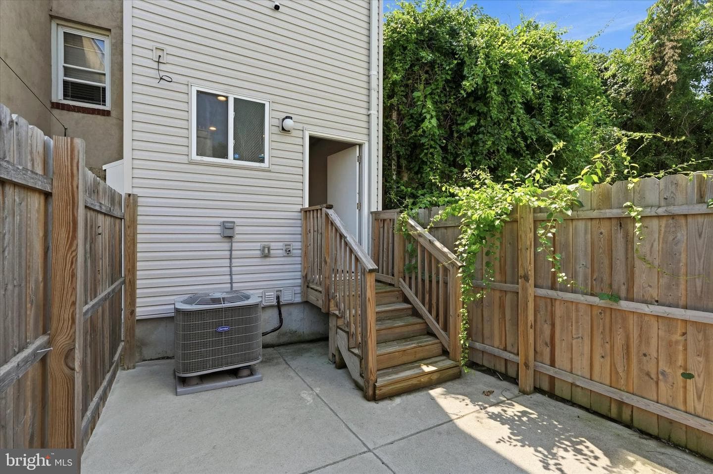 2044 N 5th Street photo 9