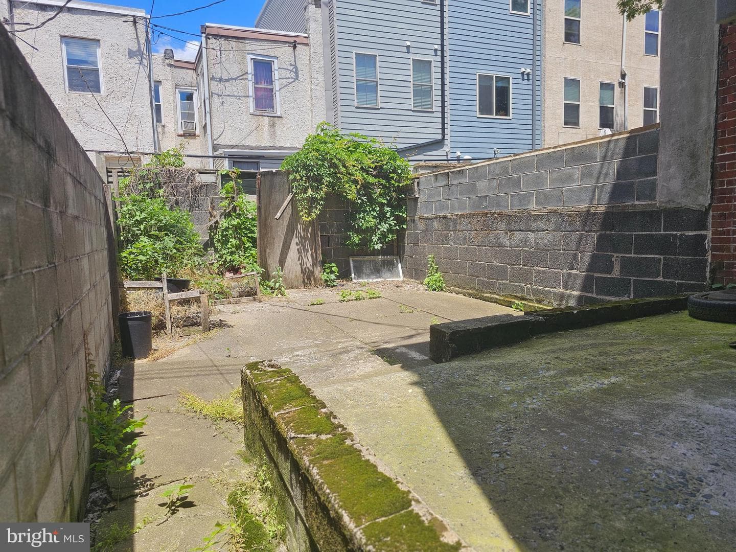 2423 Oakford Street photo 8