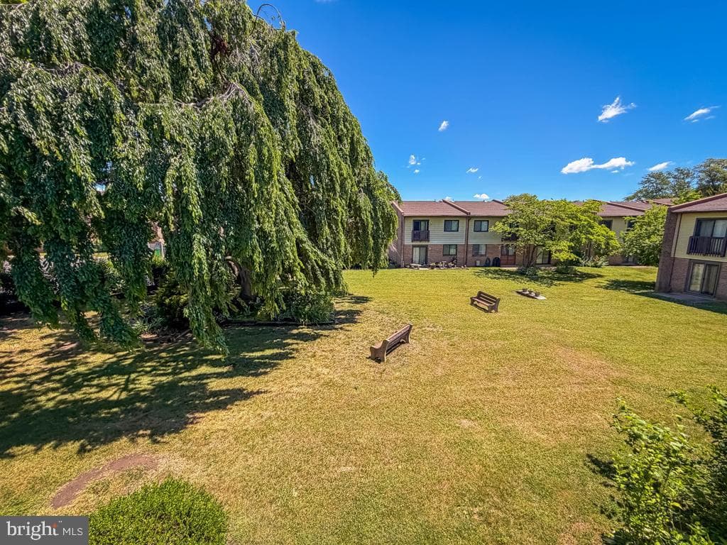 17205 Delaire Landing Road #205 photo 23