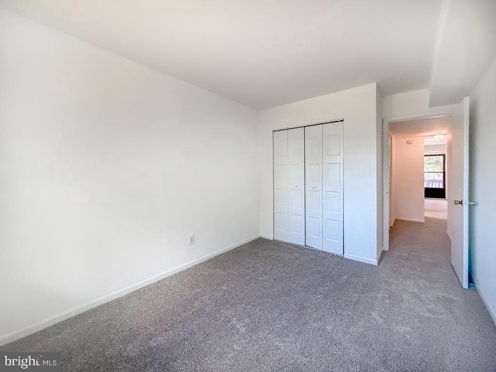 17205 Delaire Landing Road #205 photo 25