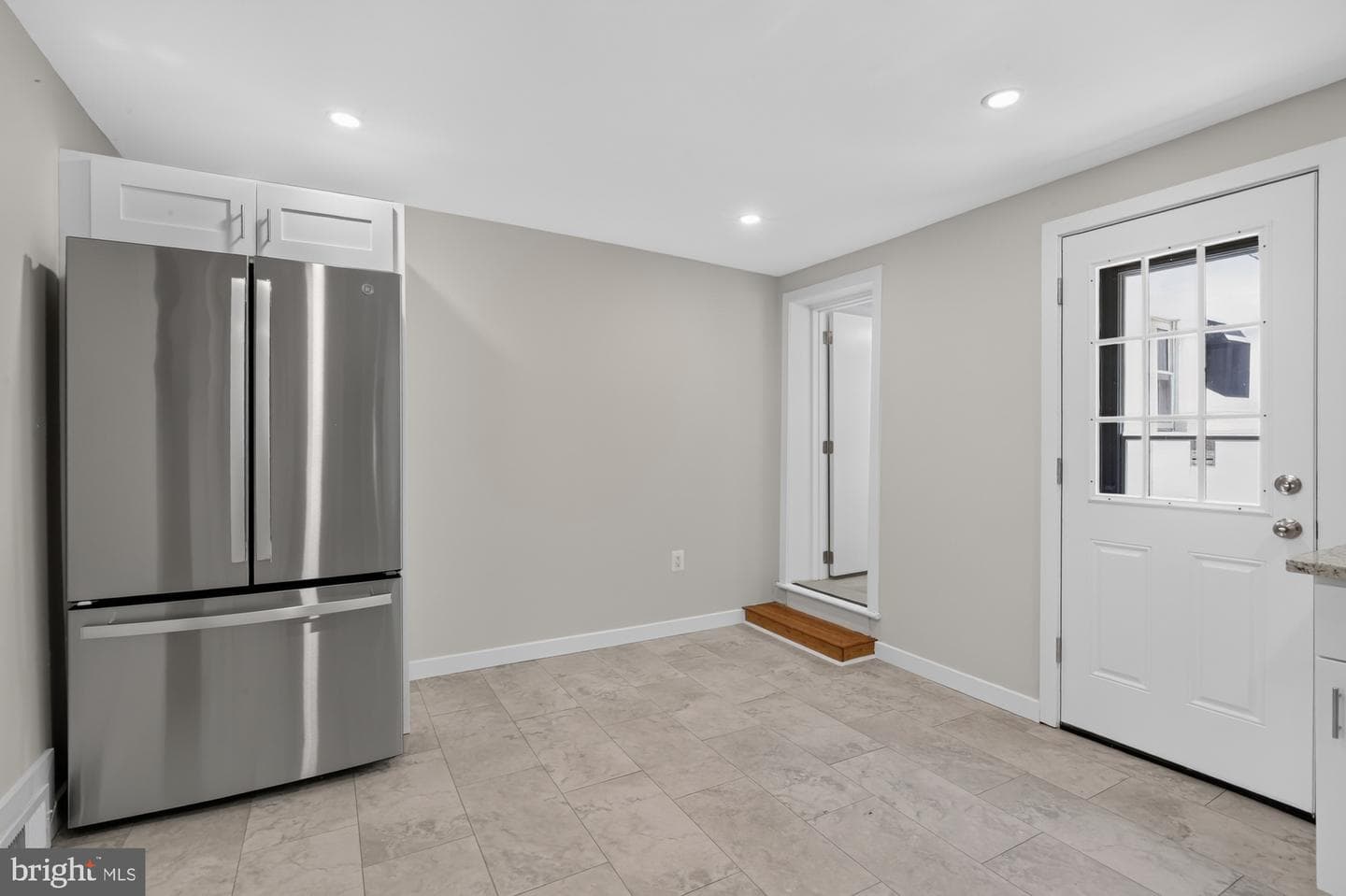 608 Clymer St photo 10
