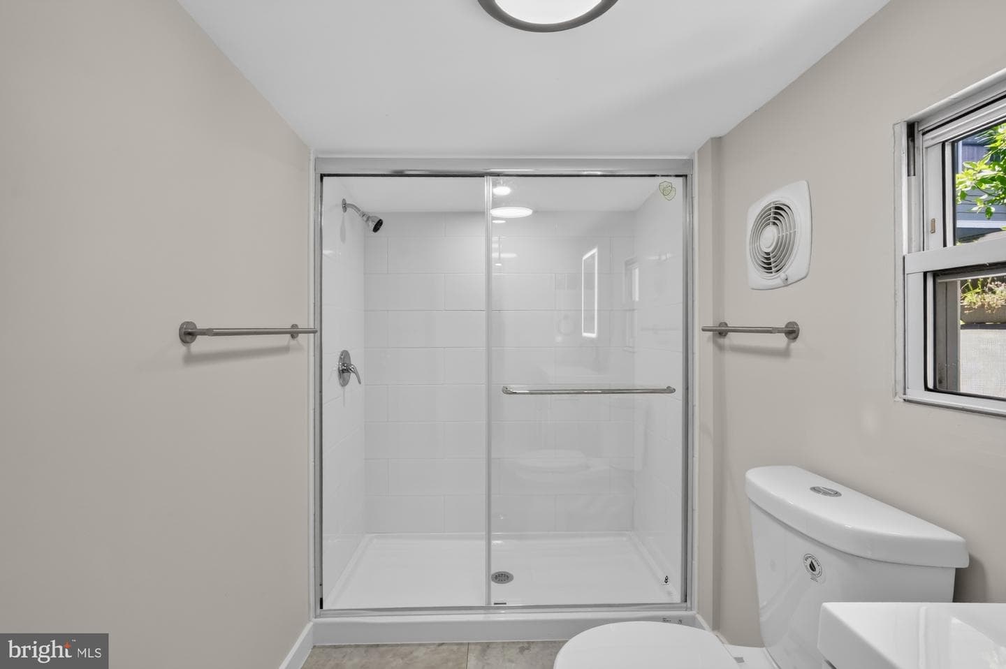 608 Clymer St photo 12