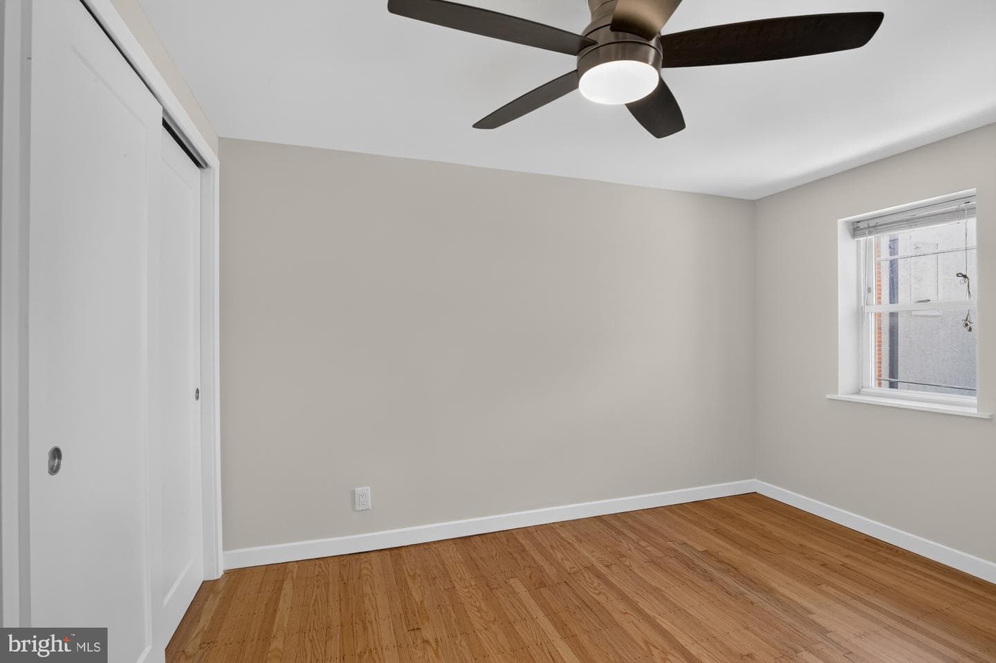 608 Clymer St photo 17