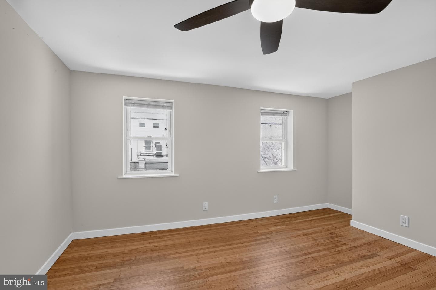 608 Clymer St photo 18