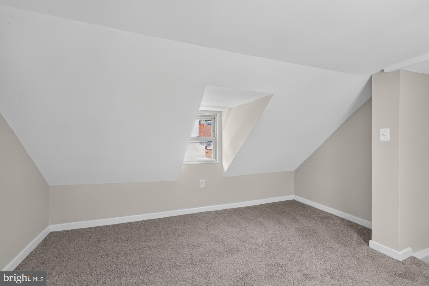608 Clymer St photo 24