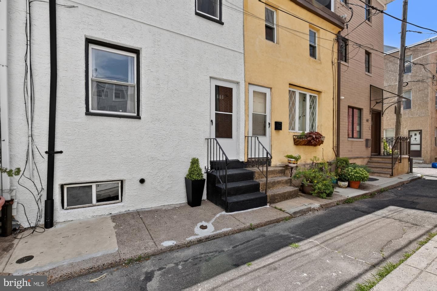 608 Clymer St photo 26