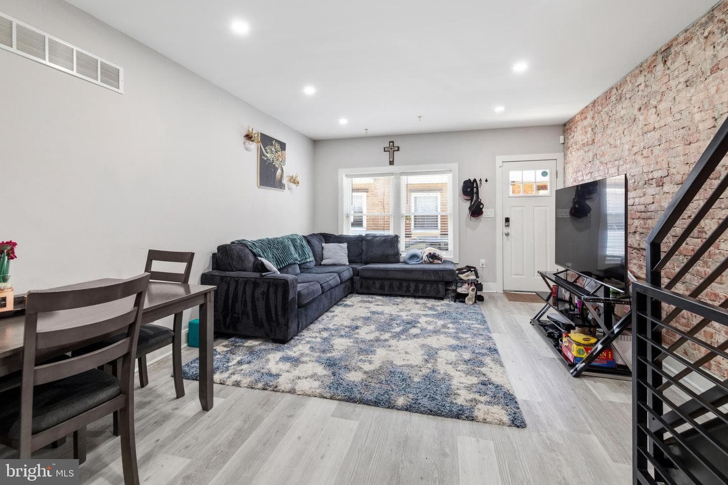 2036 S Garnet Street photo 8