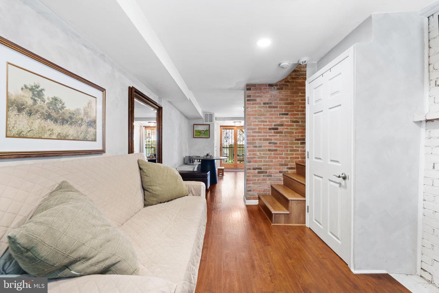 833 Kater Street photo 6
