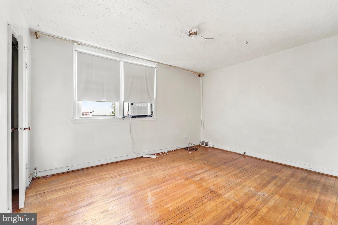 1744 S Edgewood Street photo 8