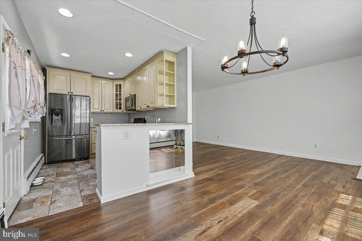 8512 Frontenac Street photo 7