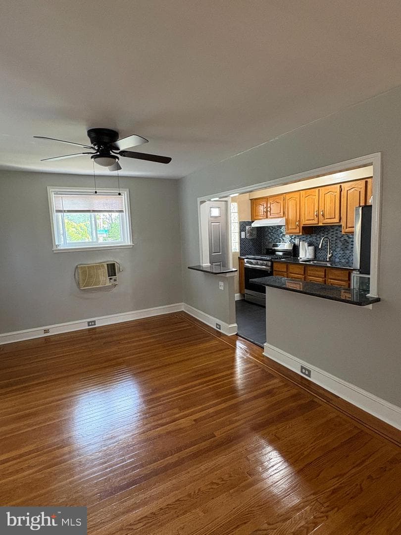 7803 Argus Road photo 11