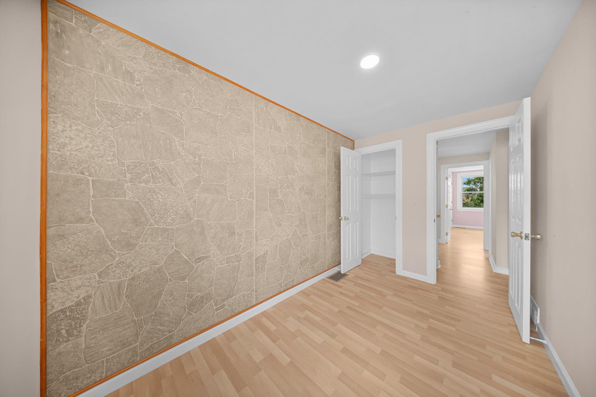 7019 Rutland Street photo 22
