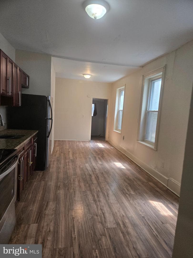 1225 W Huntingdon Street photo 17