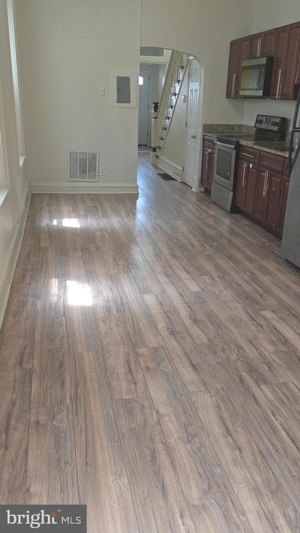 1225 W Huntingdon Street photo 4
