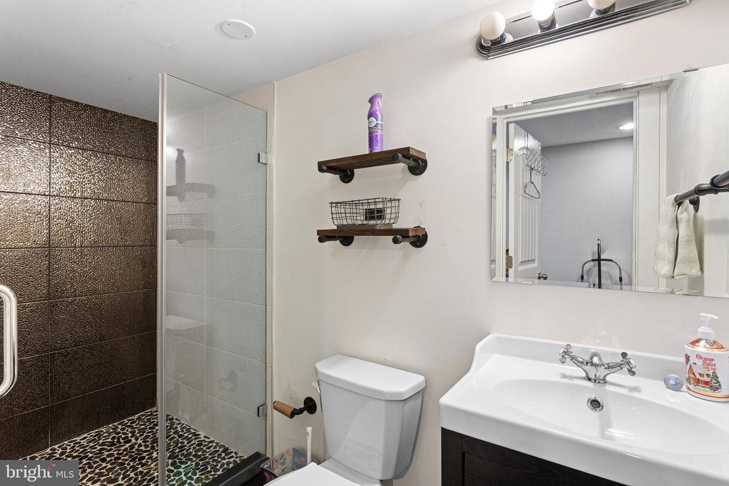 1322 S Chadwick Street photo 30