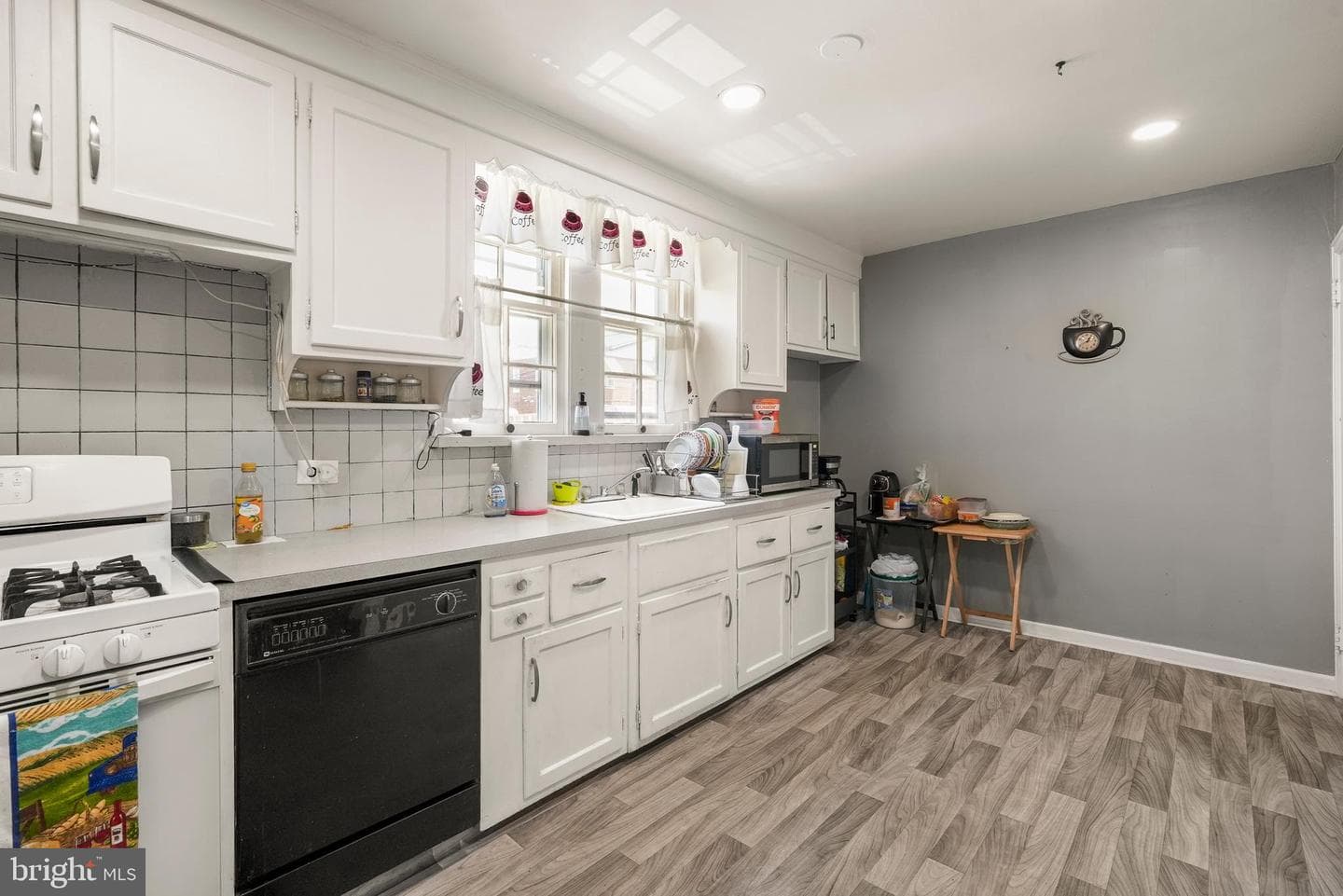 1313 Friendship Street photo 10