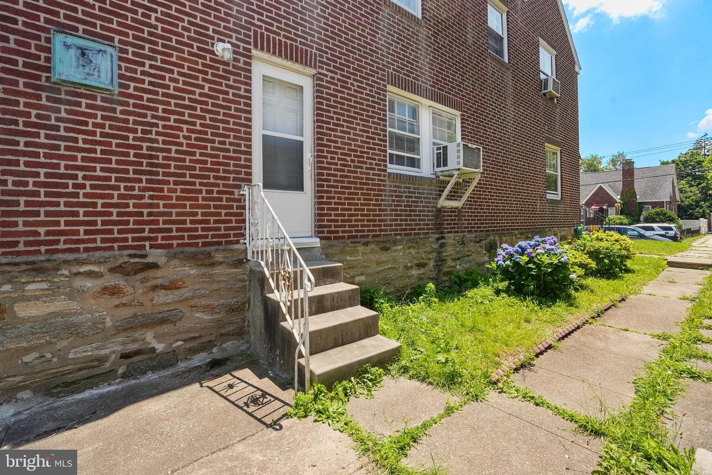 1313 Friendship Street photo 4