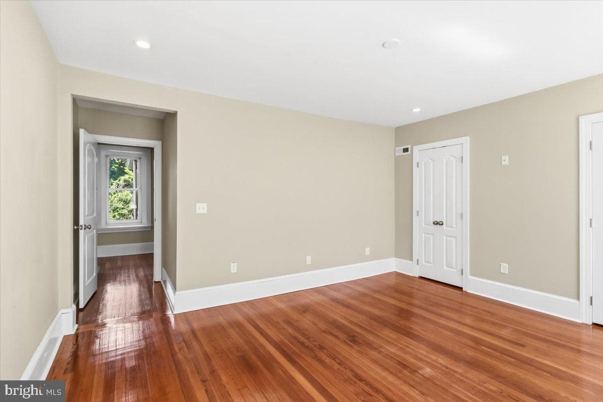 138 Rector St photo 14
