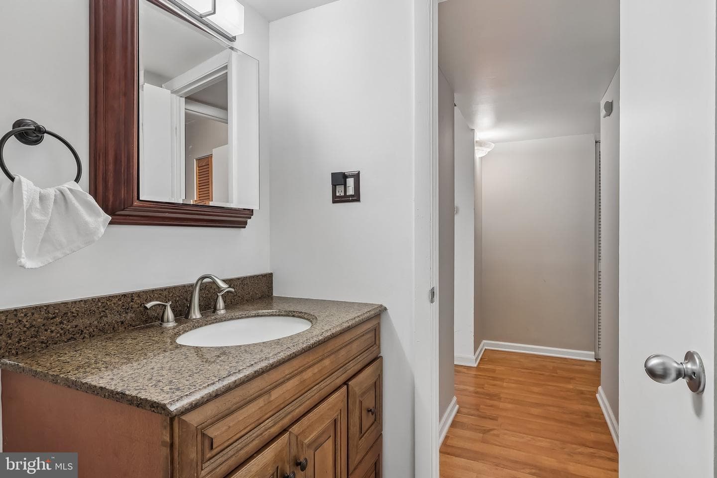 20102 Delaire Landing Road #102 photo 16