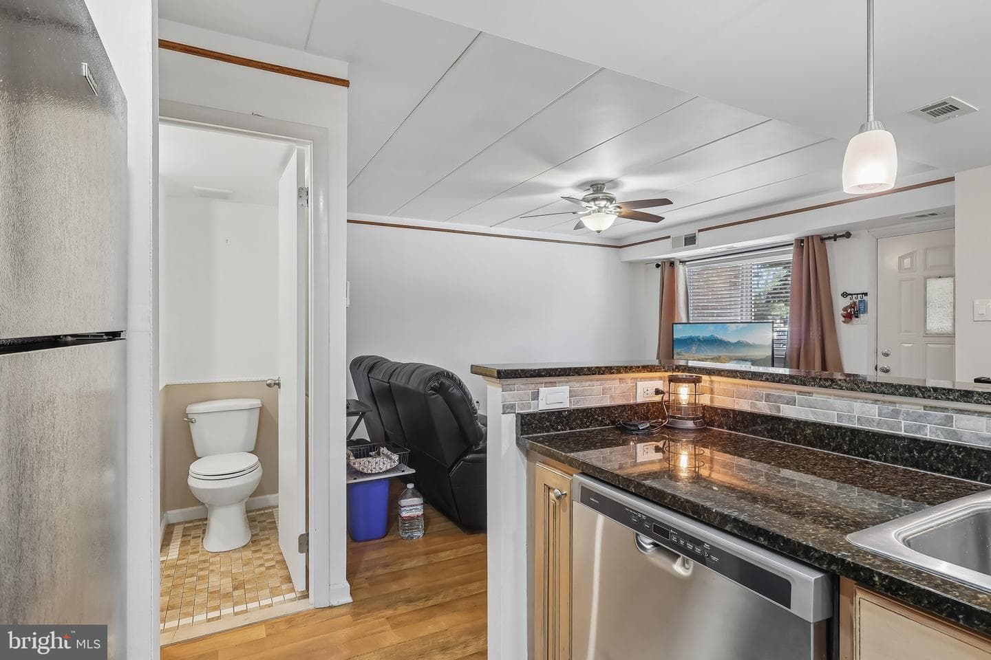 20102 Delaire Landing Road #102 photo 6