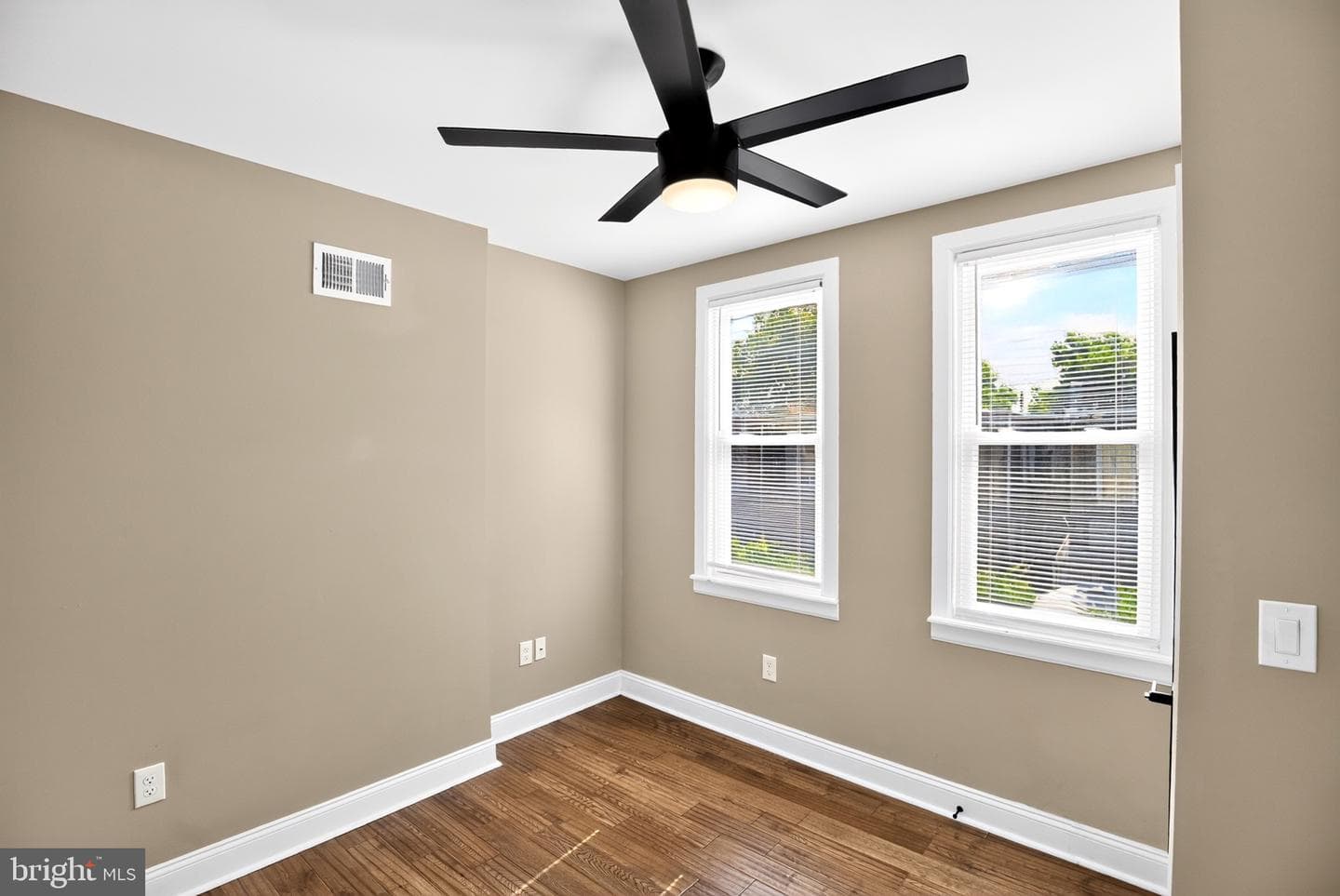 3107 N Taylor Street photo 24