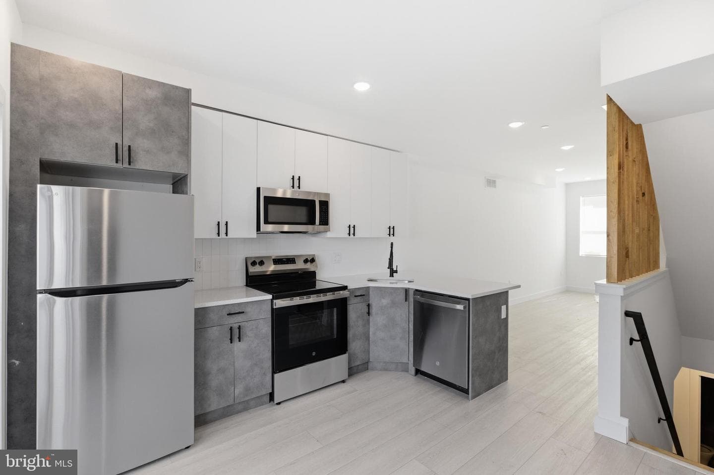 1032 W Orleans Street photo 7