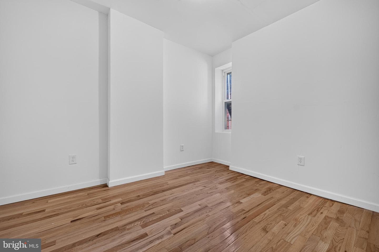 2431 W Sergeant Street photo 16