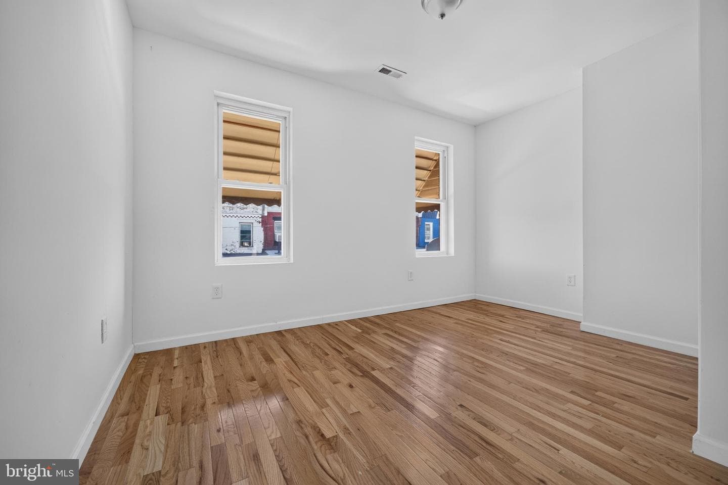 2431 W Sergeant Street photo 19