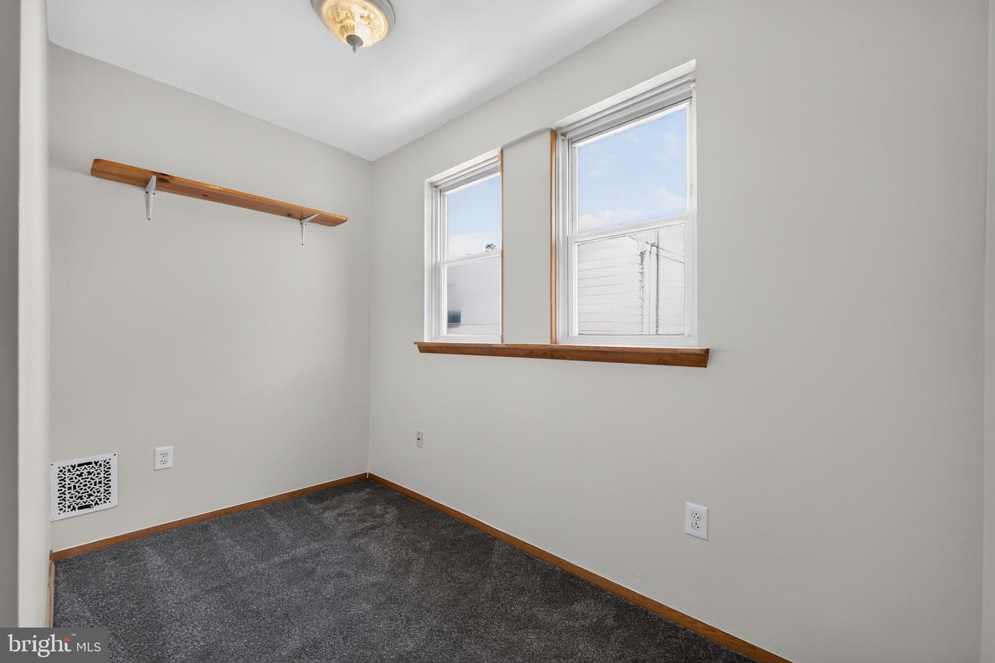 2317 S Hicks Street photo 11