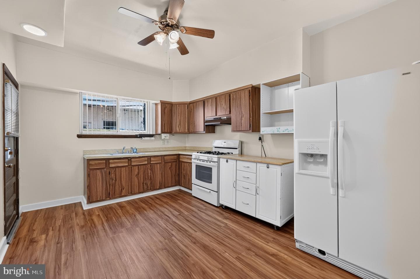 2317 S Hicks Street photo 6