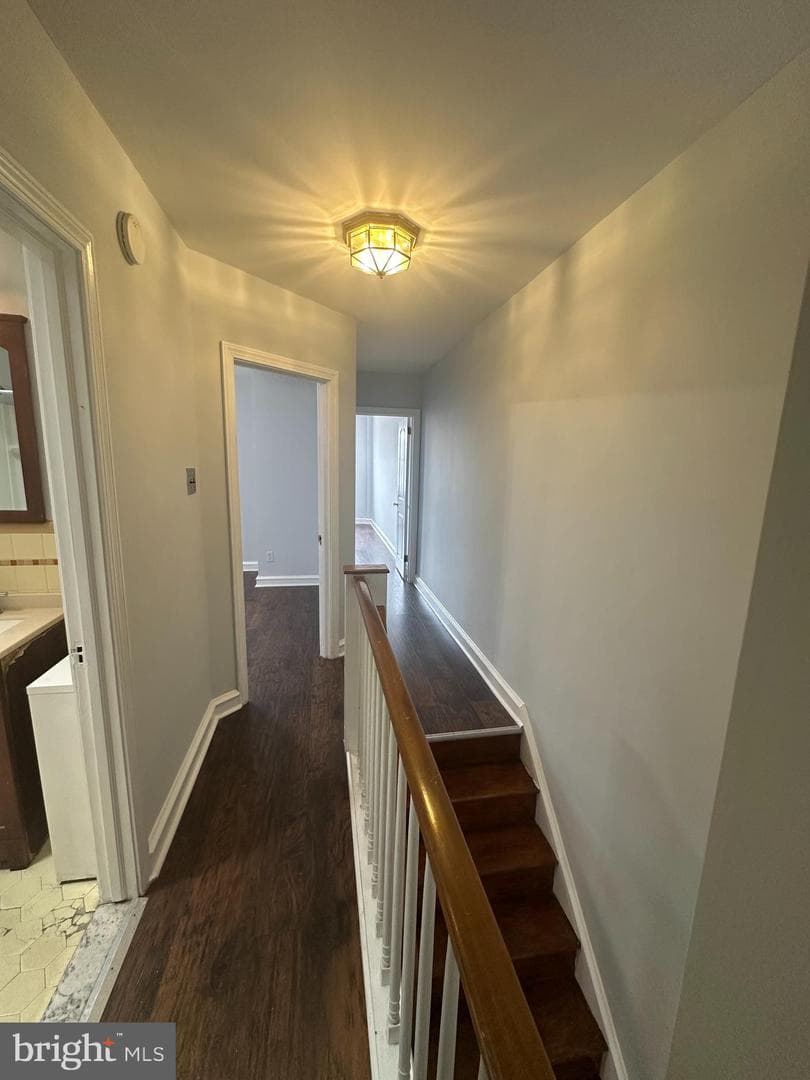 3342 Longshore Avenue photo 10