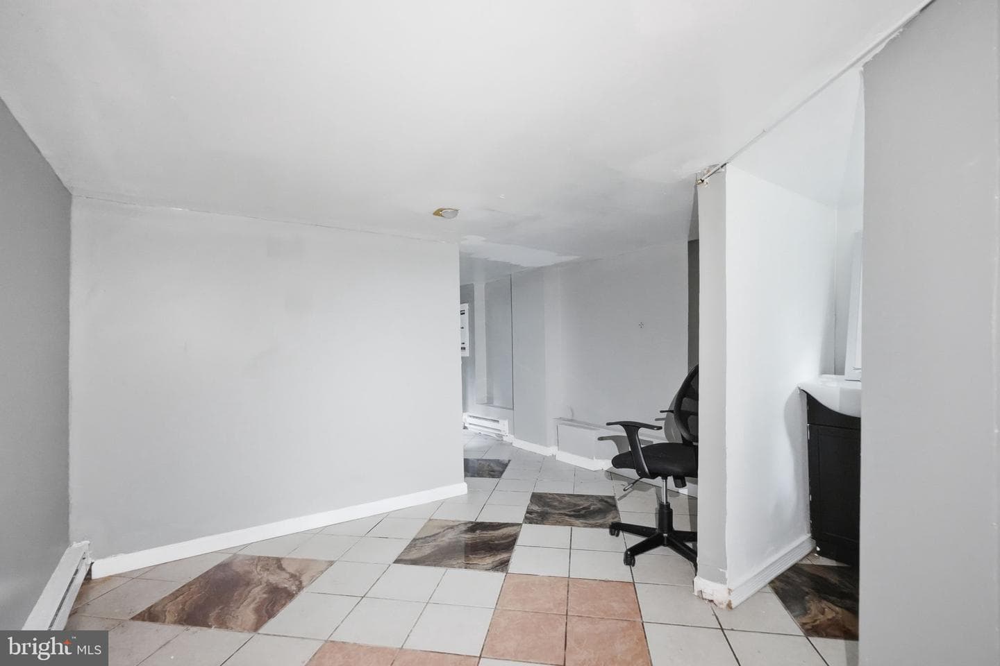 7277 Saybrook Avenue photo 32
