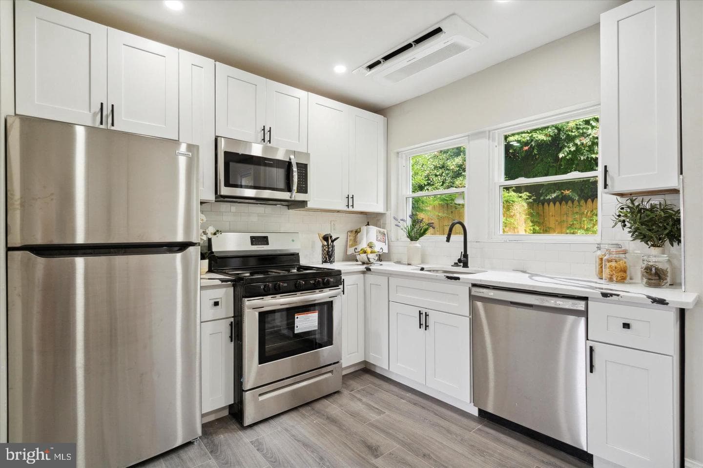 5327 W Oxford Street photo 7