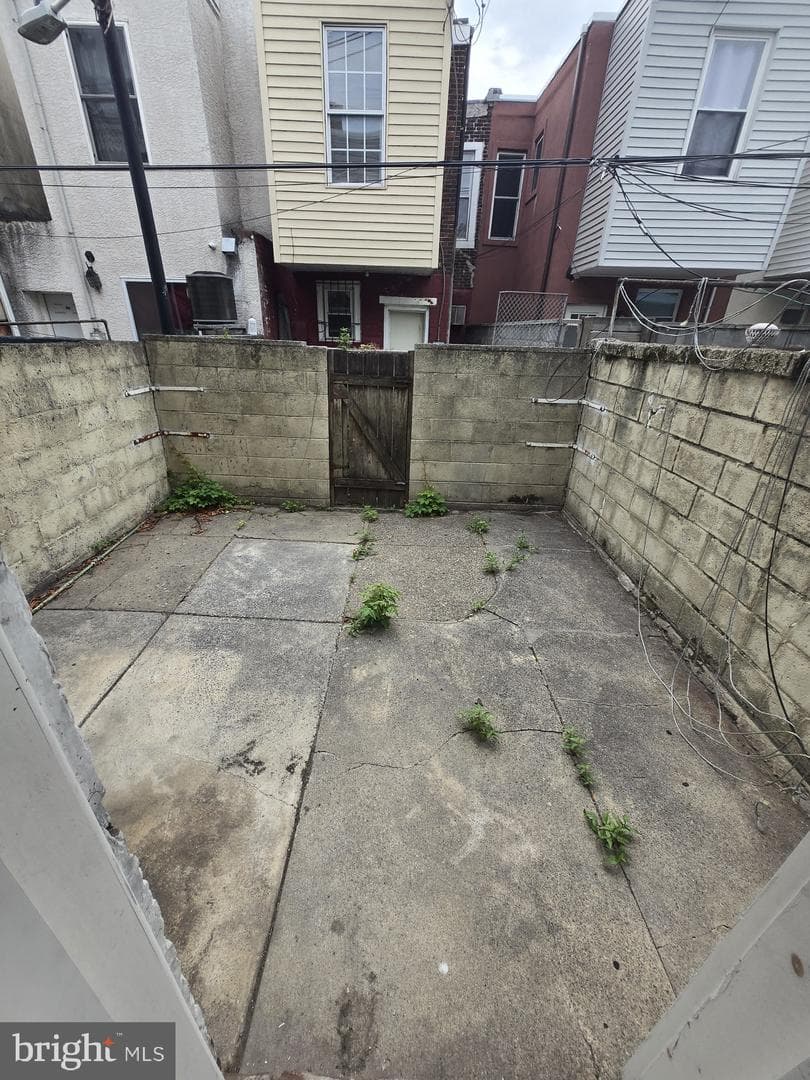 2005 S Beechwood Street photo 10