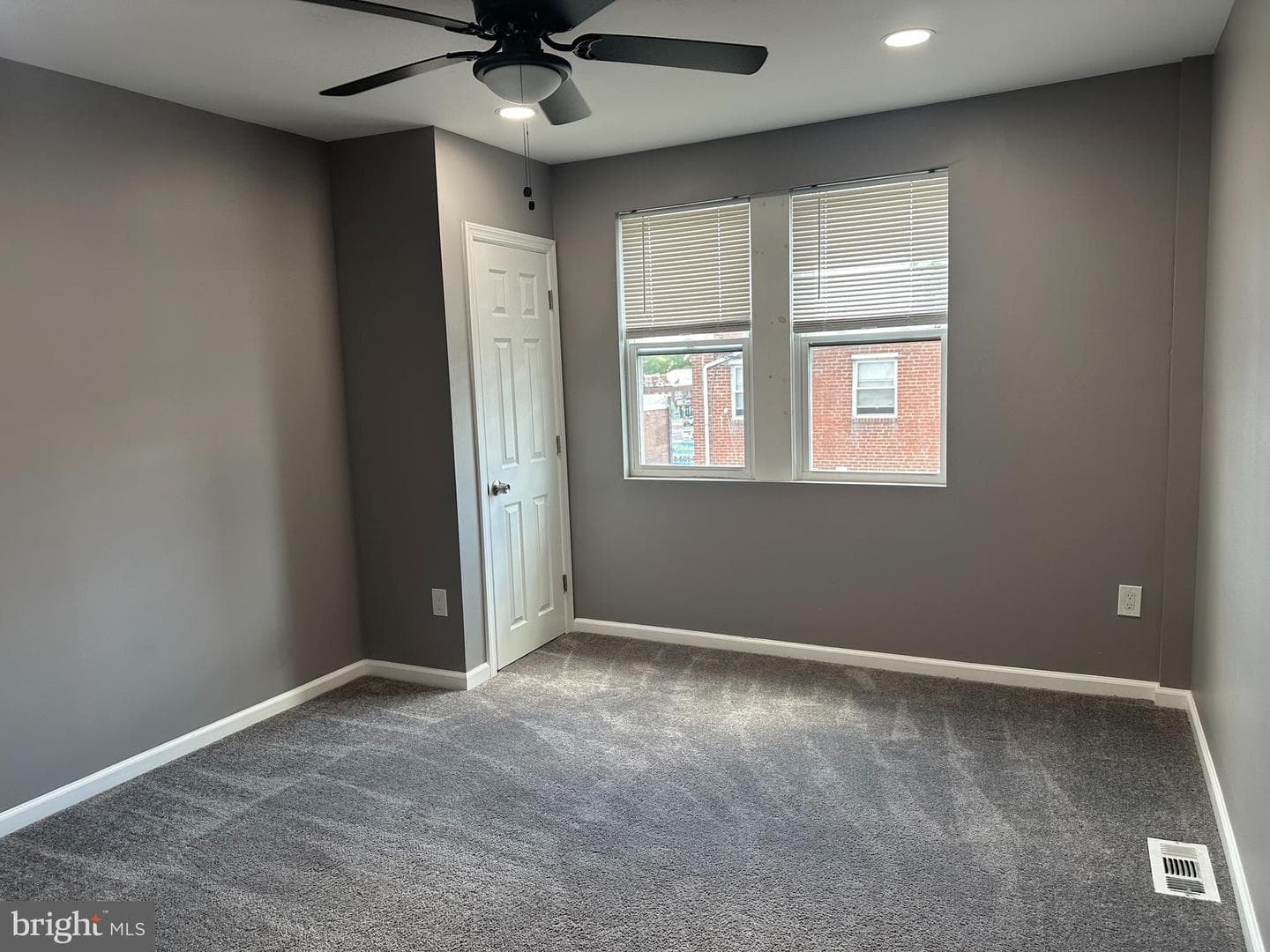 1438 Knorr Street photo 8
