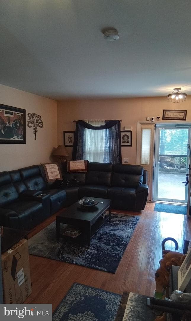 2541 Pickwick St photo 14