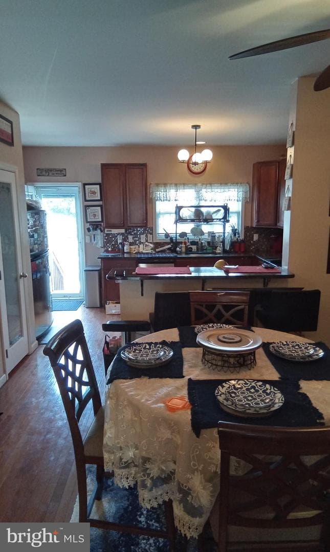 2541 Pickwick St photo 22