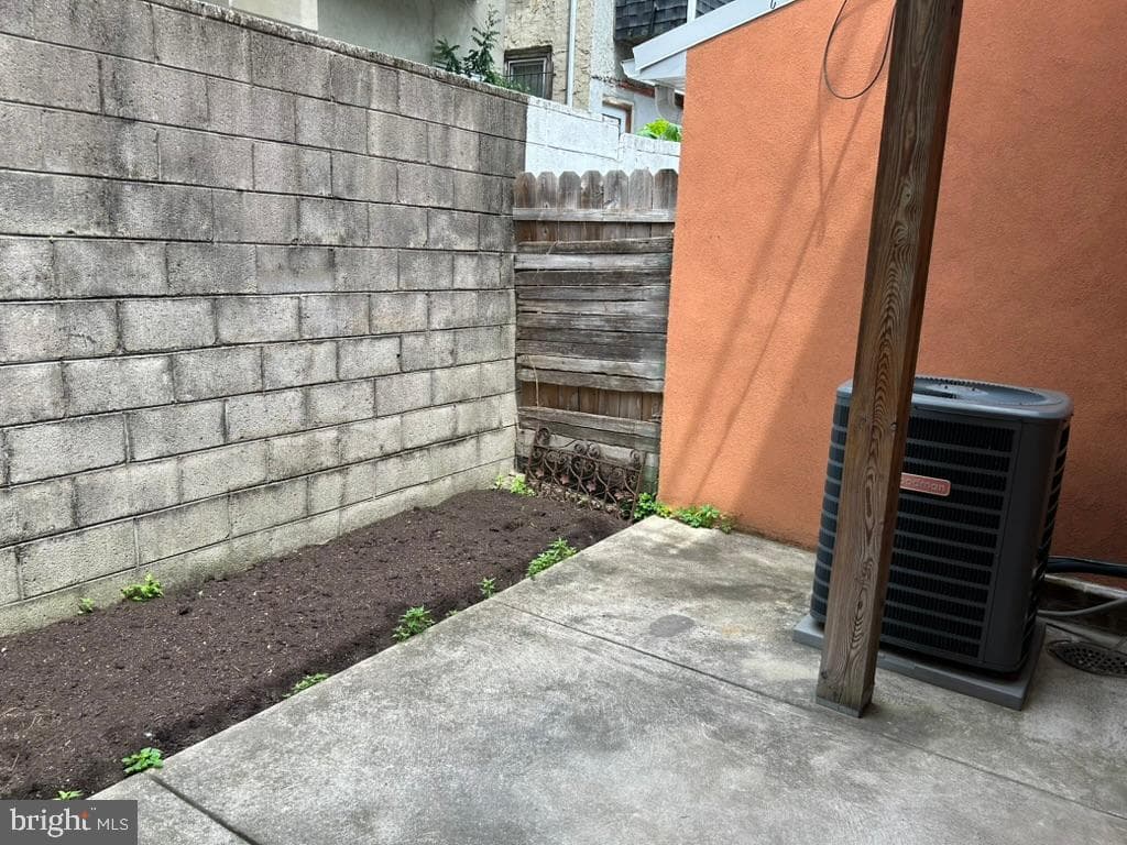 1808 N Mutter Street photo 17