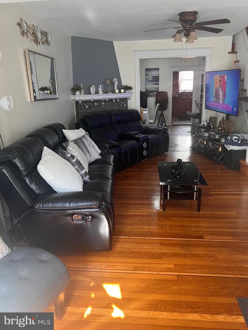 4259 Neilson Street photo 3
