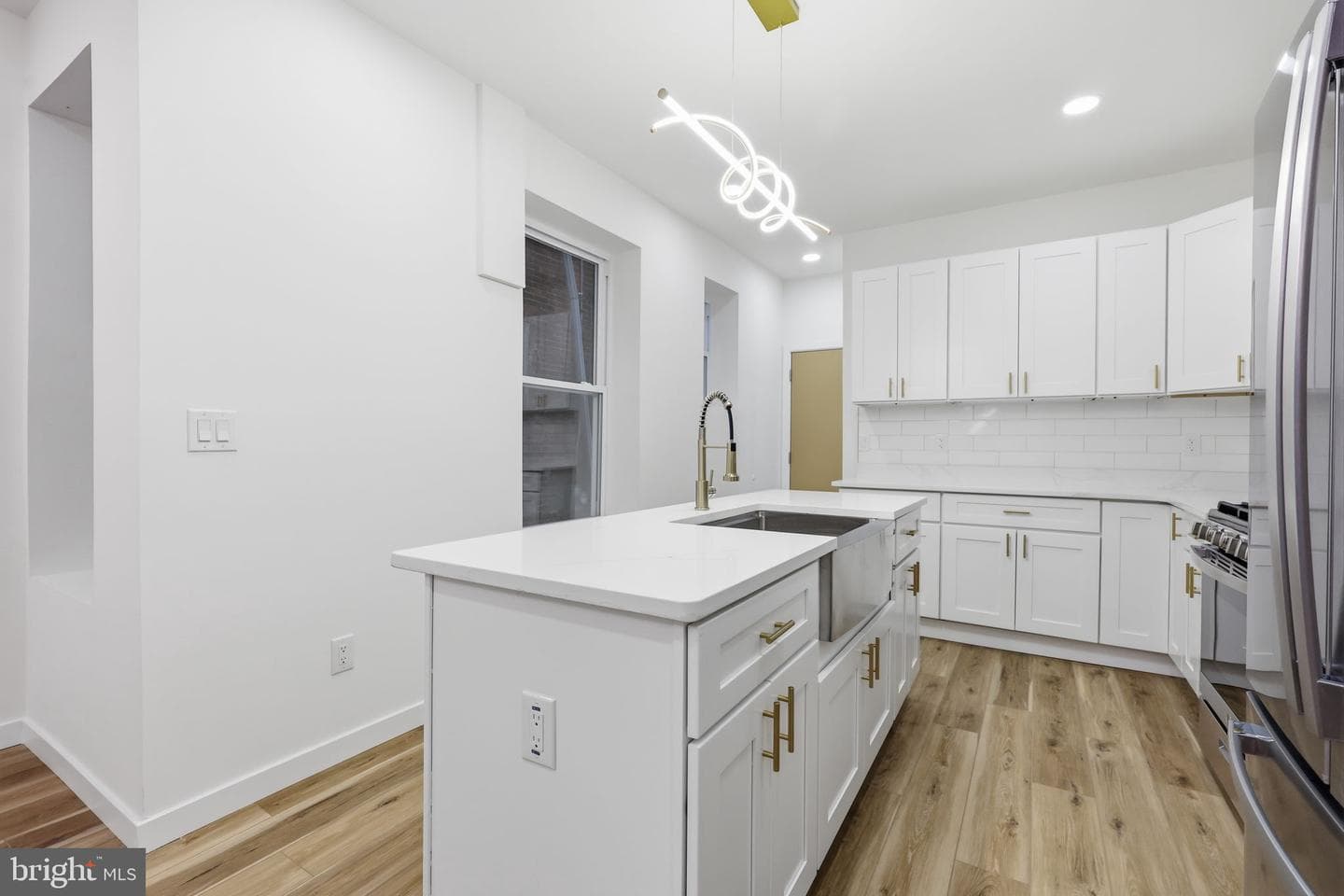 1322 S Lindenwood Street photo 15