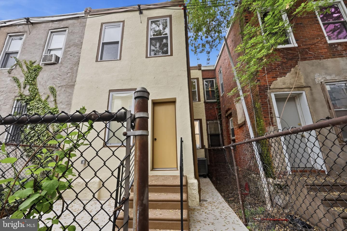 1322 S Lindenwood Street photo 34