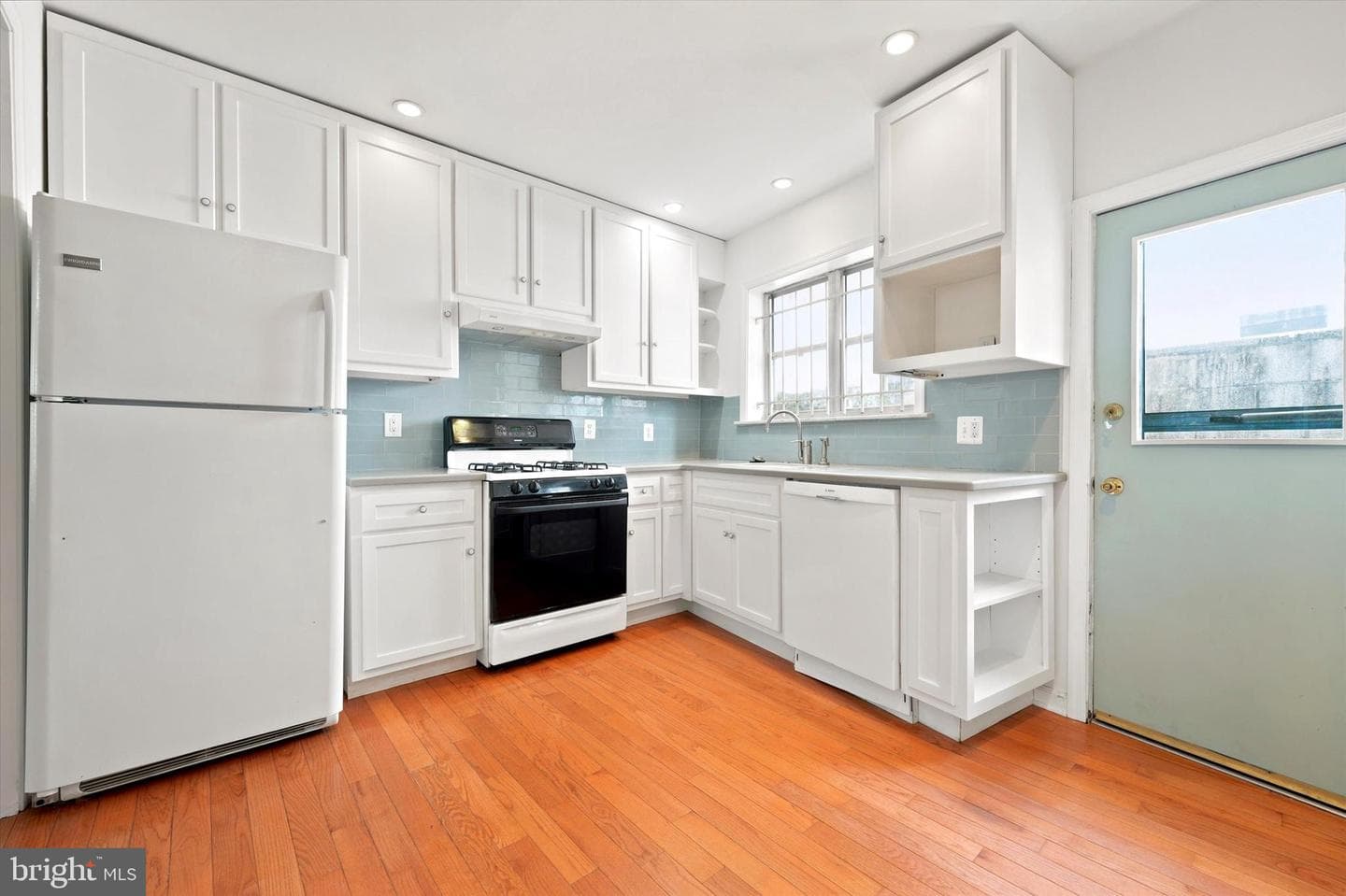 706 Salter Street photo 12