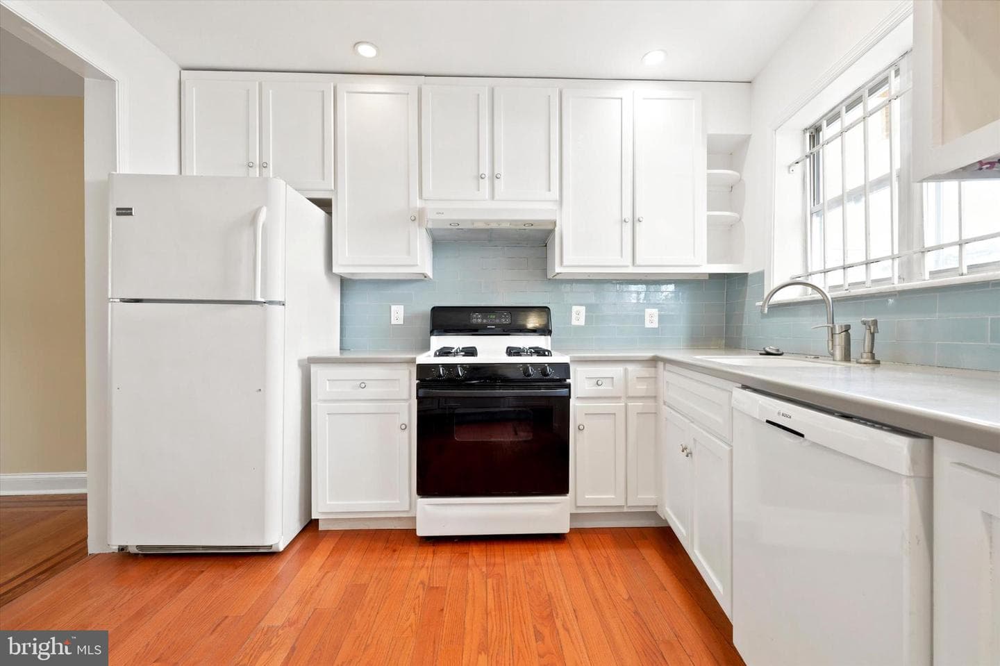 706 Salter Street photo 13
