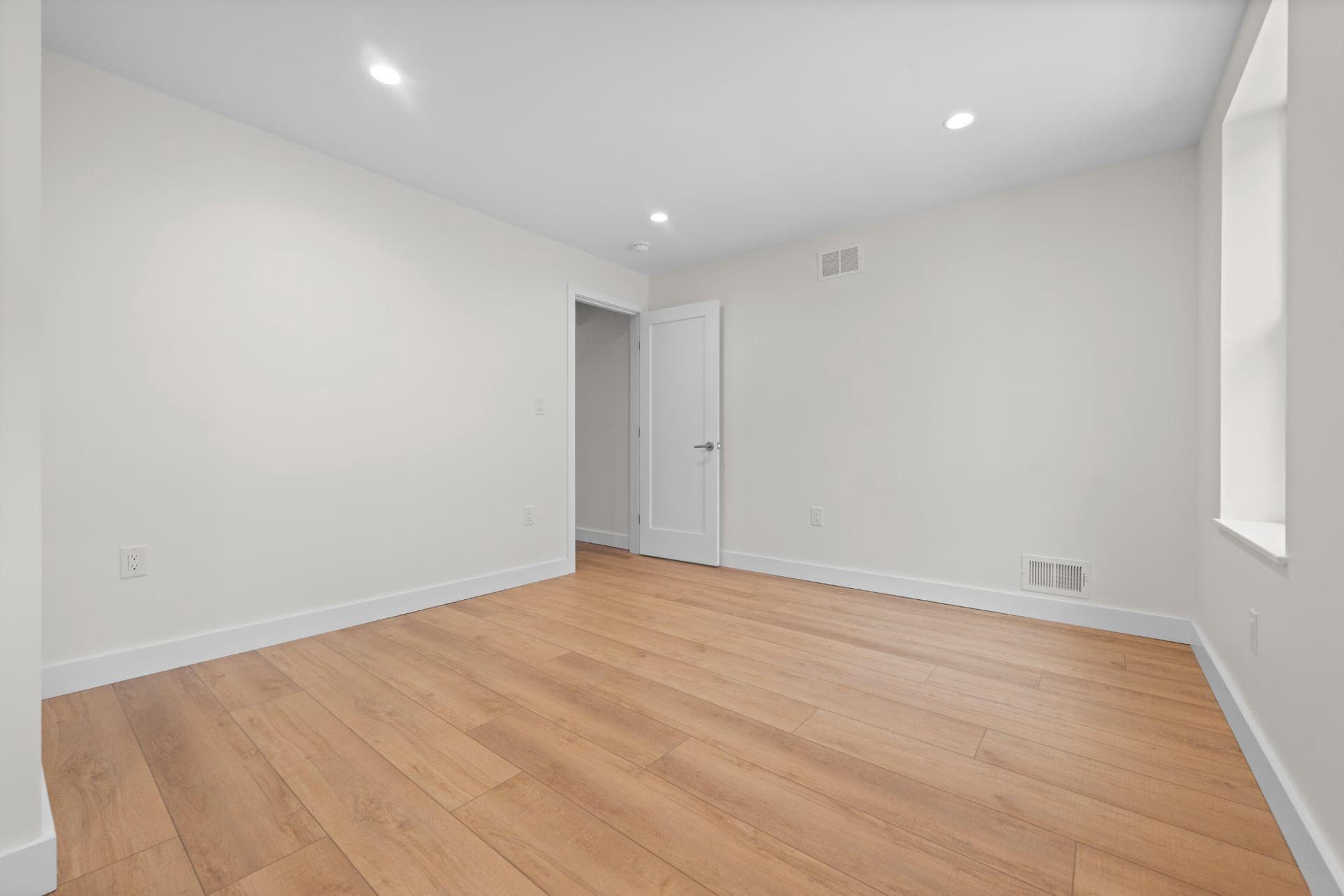 440 Poplar Street photo 19