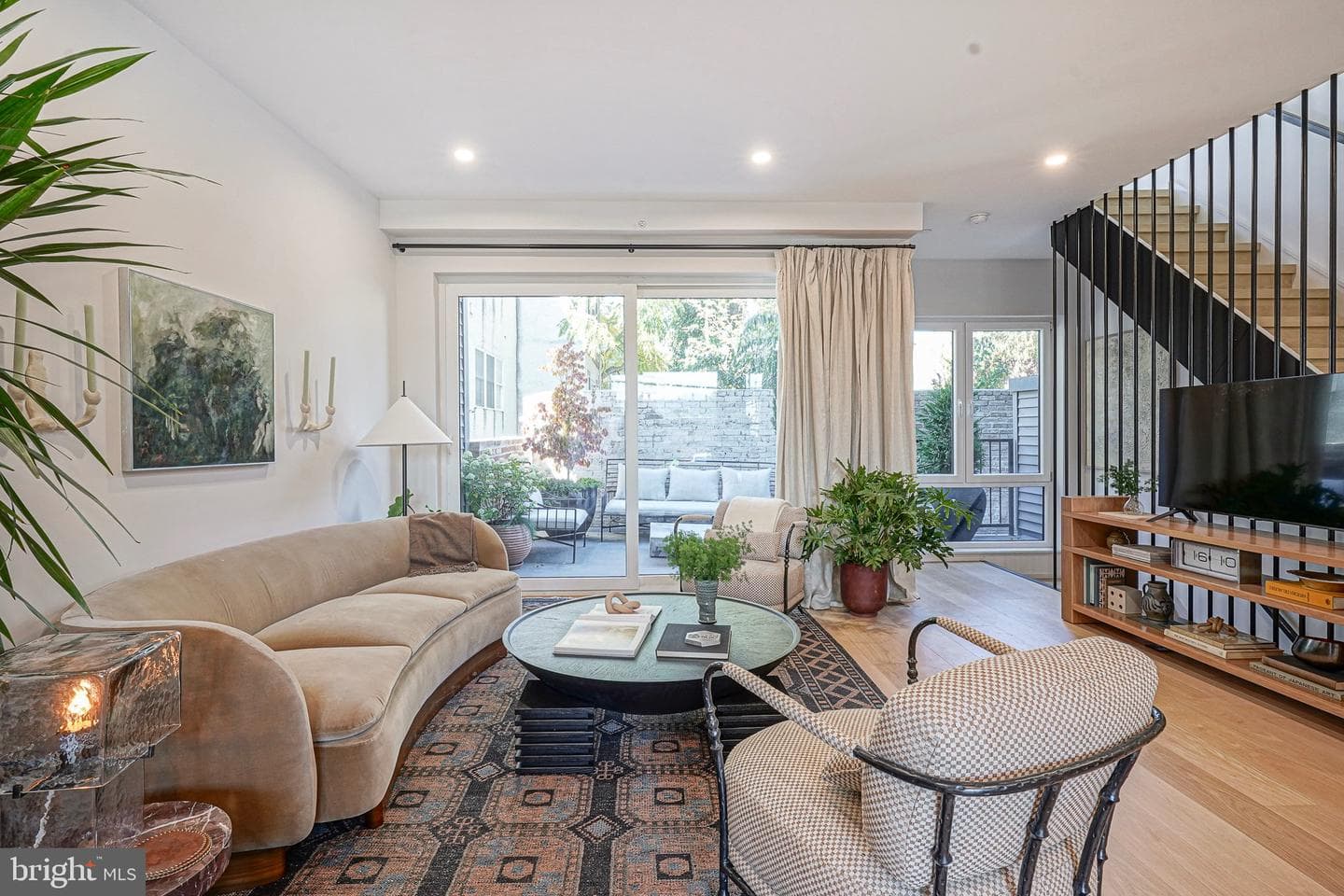 1102 E Columbia #lot D1 photo 4