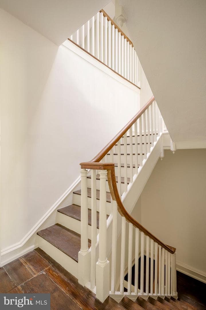 514 Delancey Street photo 28