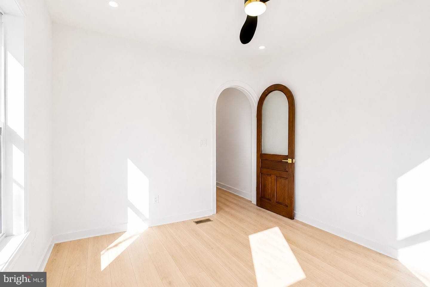 1519 N Dover Street photo 12