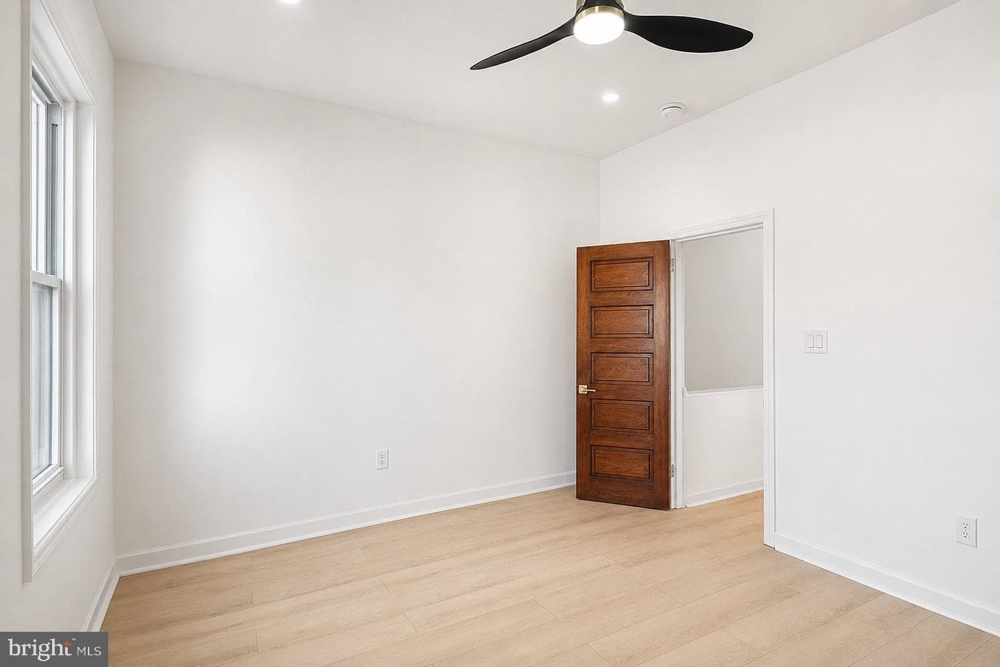 1519 N Dover Street photo 15