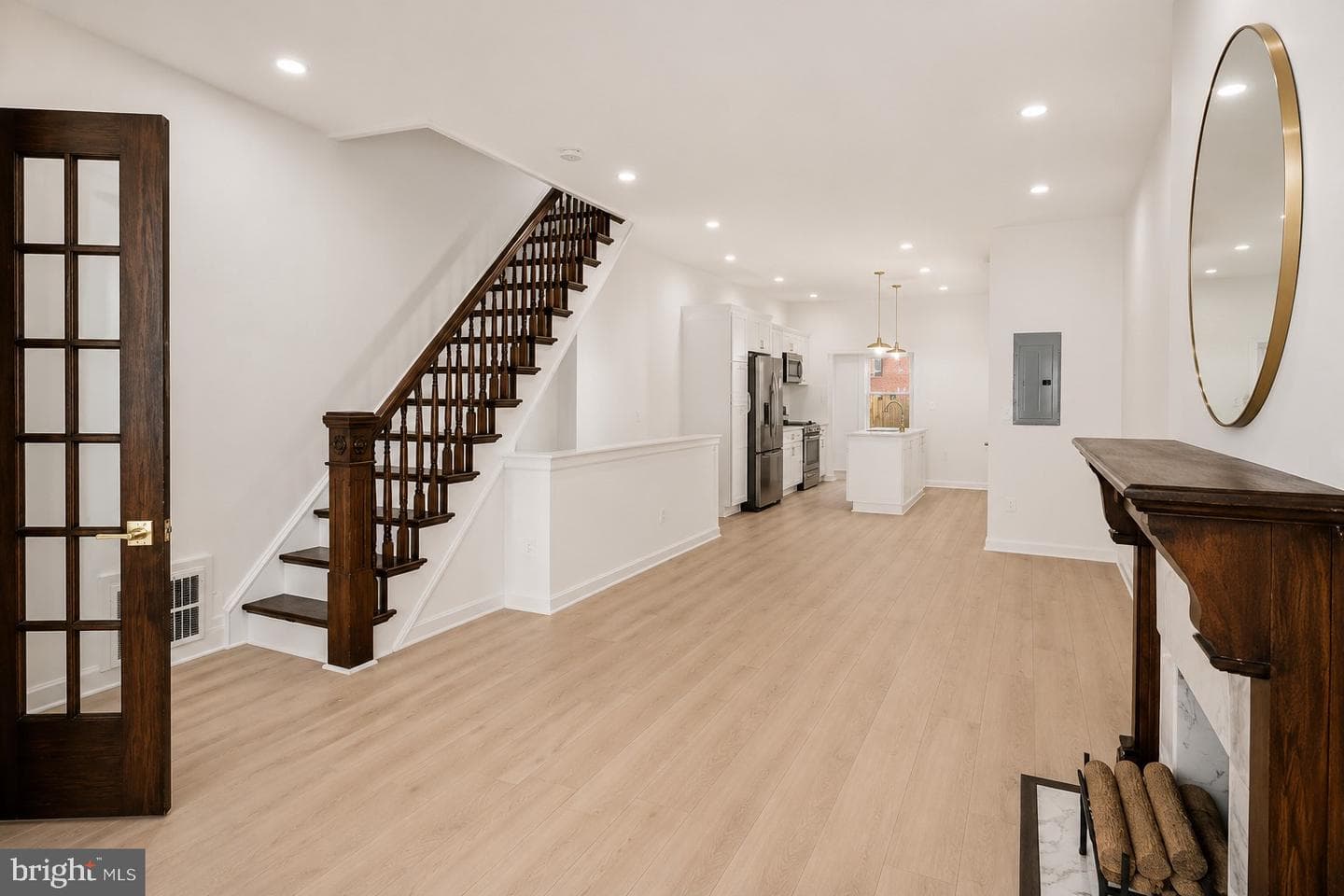 1519 N Dover Street photo 5